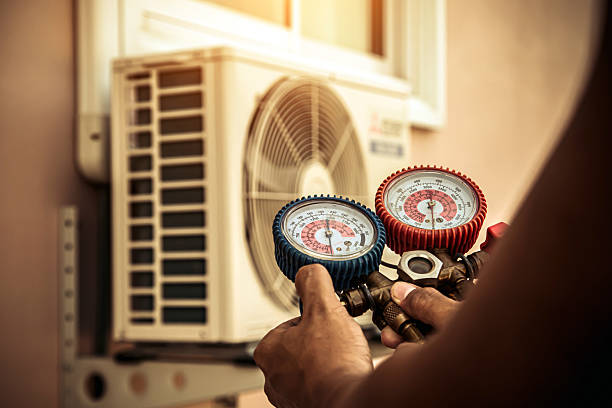 Professional Ductwork Repair technician working in Hampton, VA
